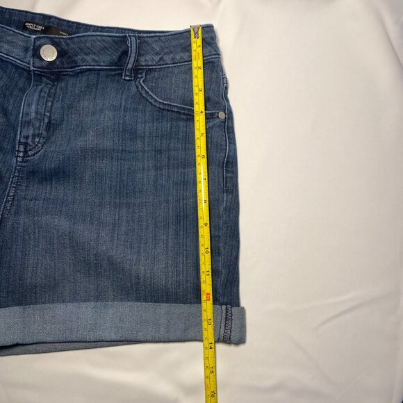 Simply Vera Wang Womens Denim Shorts 12 Stretch Cuffed Medium Wash Mid-Rise EUC - Picture 7 of 8
